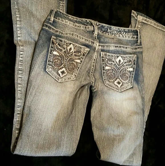 Ariya Jeans - Picture 2 of 3